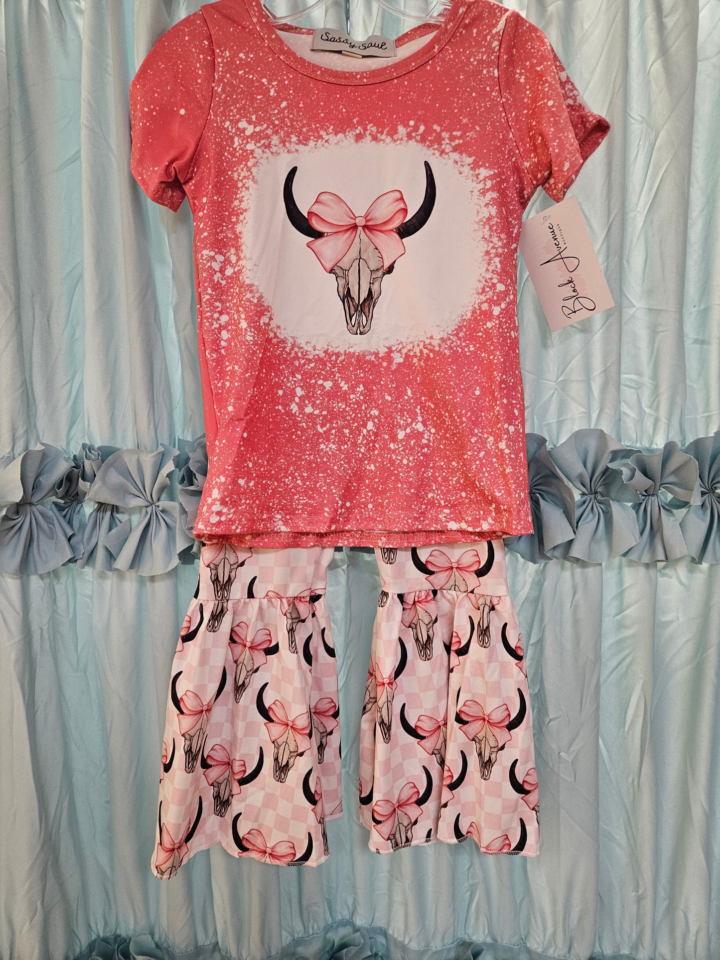 Bulls and Bows Set